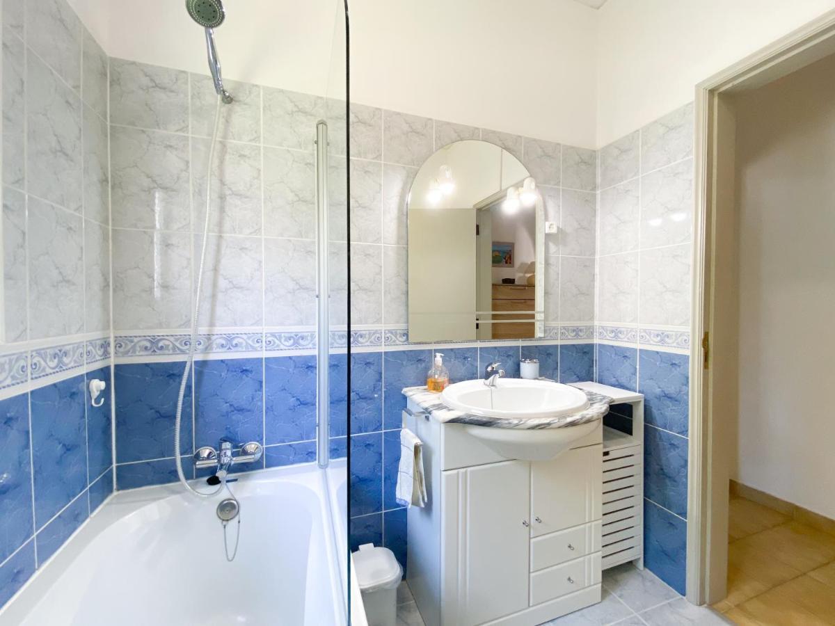 Charmoso Em Zona Calma Com Piscina #1879 Apartamento Lagos