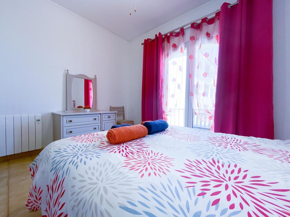 Charmoso Em Zona Calma Com Piscina #1879 Apartamento Lagos