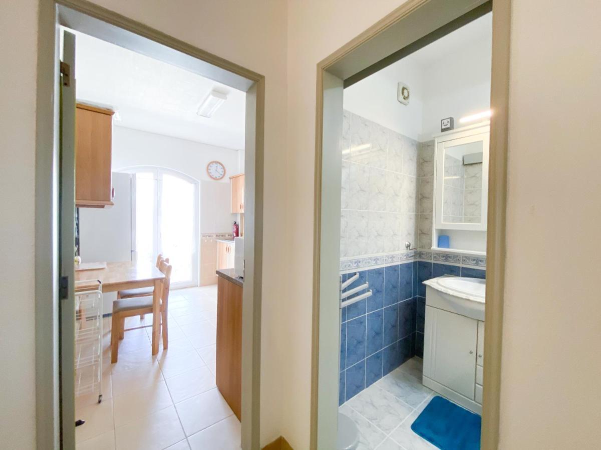 Charmoso Em Zona Calma Com Piscina #1879 Apartamento Lagos